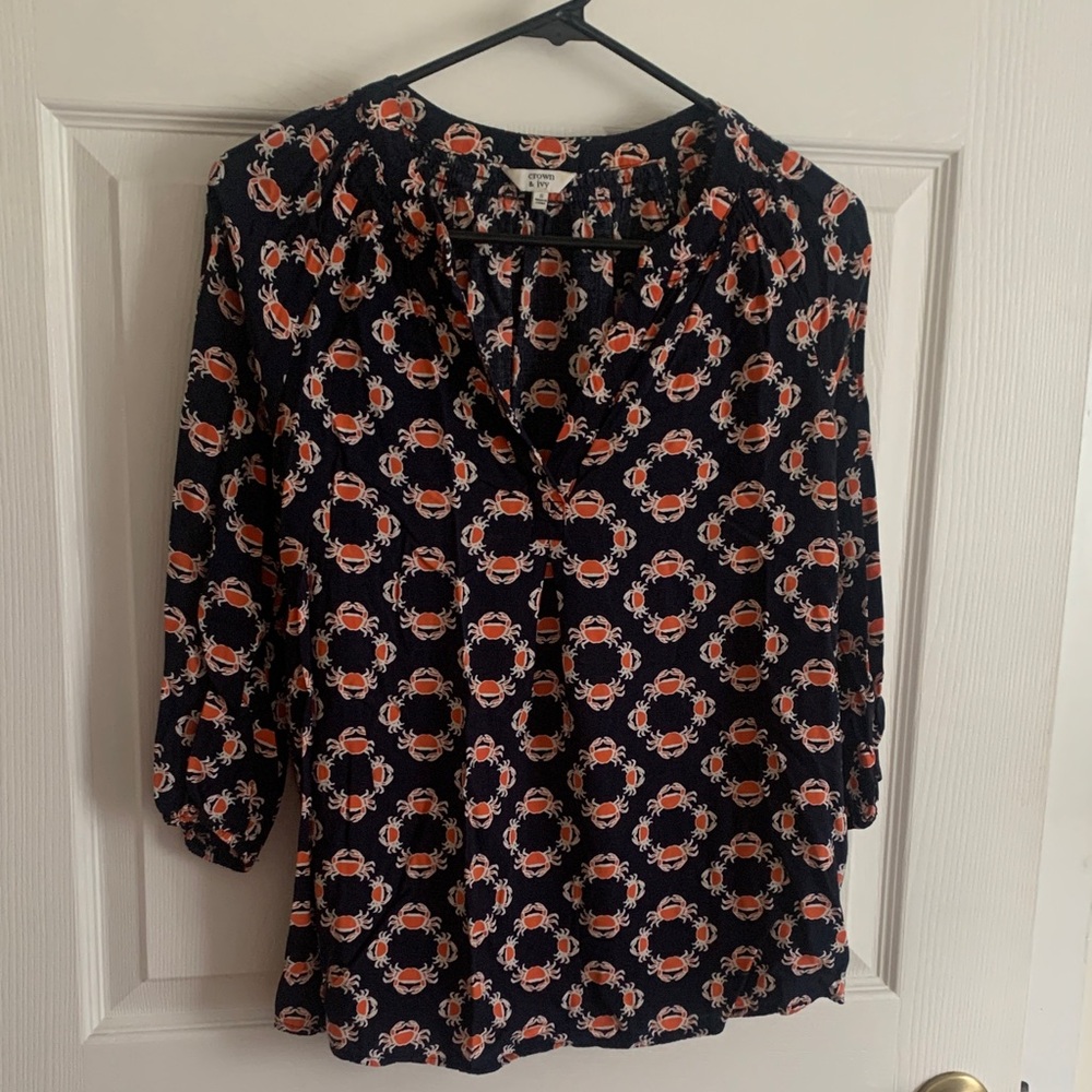 Crown & Ivy orange and blue crab 3/4 length shirt